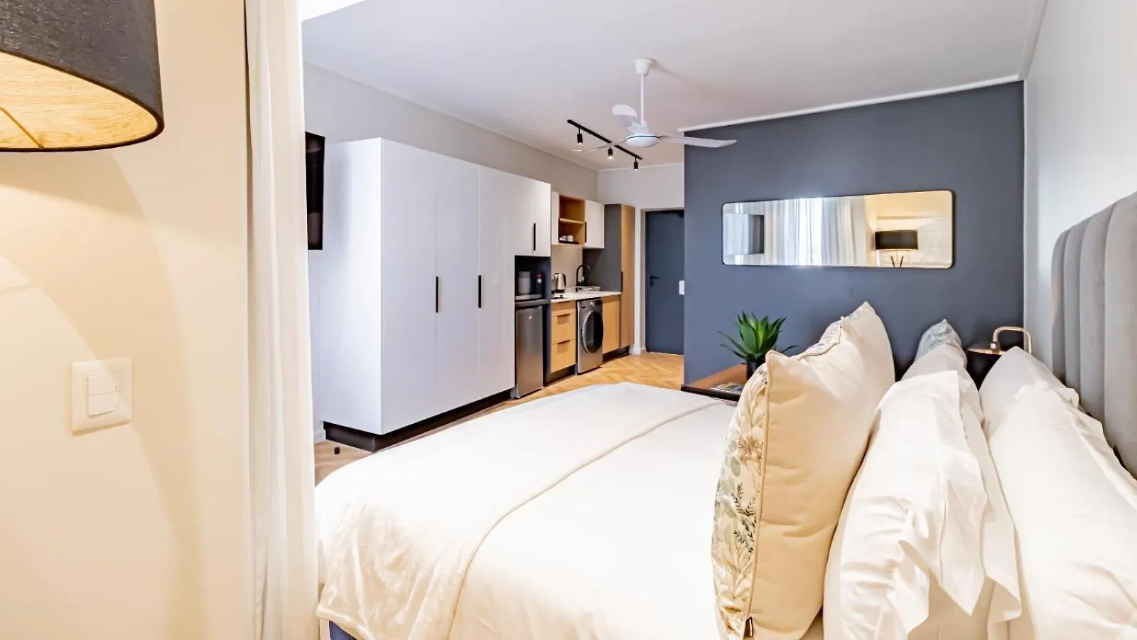 Luxury One Bed & Bath-On Park Apartment Cape Town