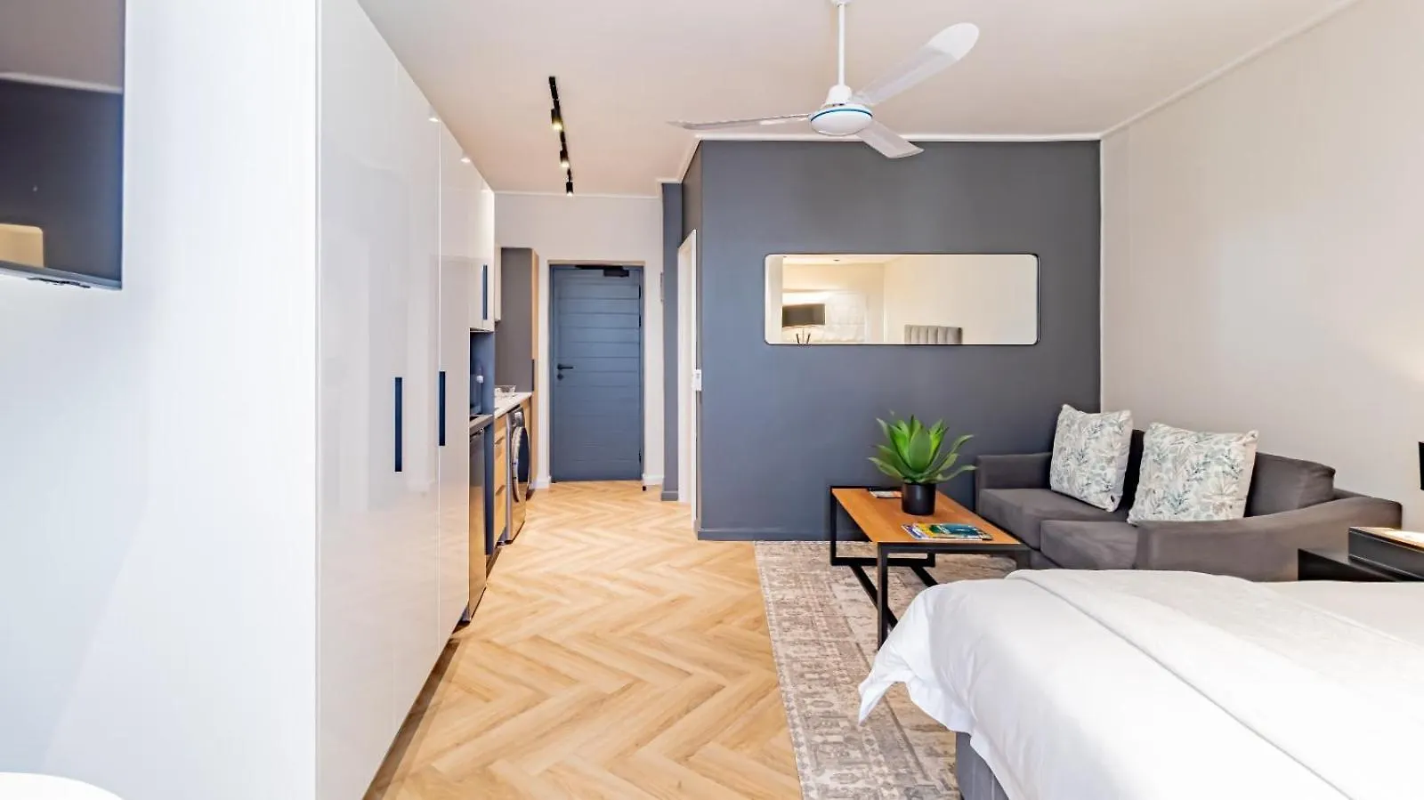 Luxury One Bed & Bath-On Park Apartment Cape Town 0*,
