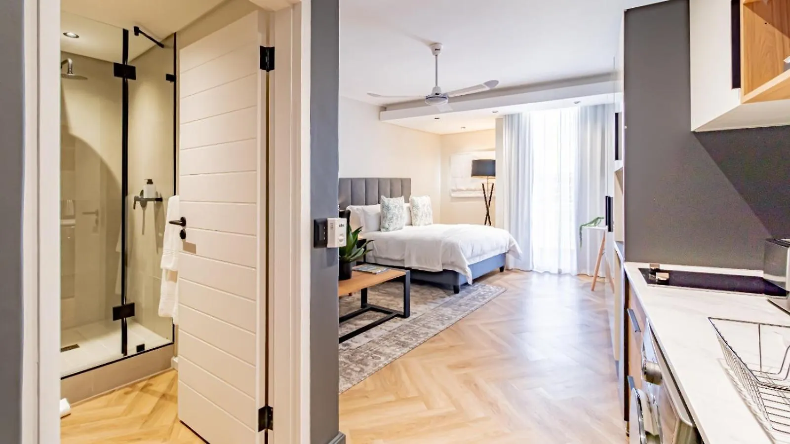 Luxury One Bed & Bath-On Park Apartment Cape Town